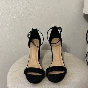 unsure of brand, black heels size 9